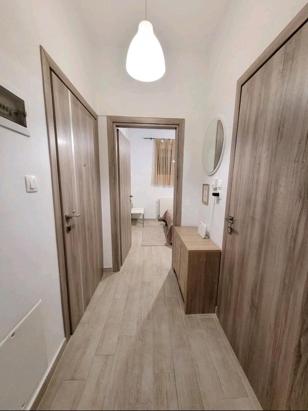 Center River Apartment ฟลอรินา ภายนอก รูปภาพ